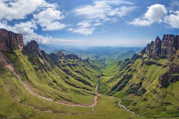 Exploring The Drakensberg Mountains: A World-Class Mountain Tourism Destination