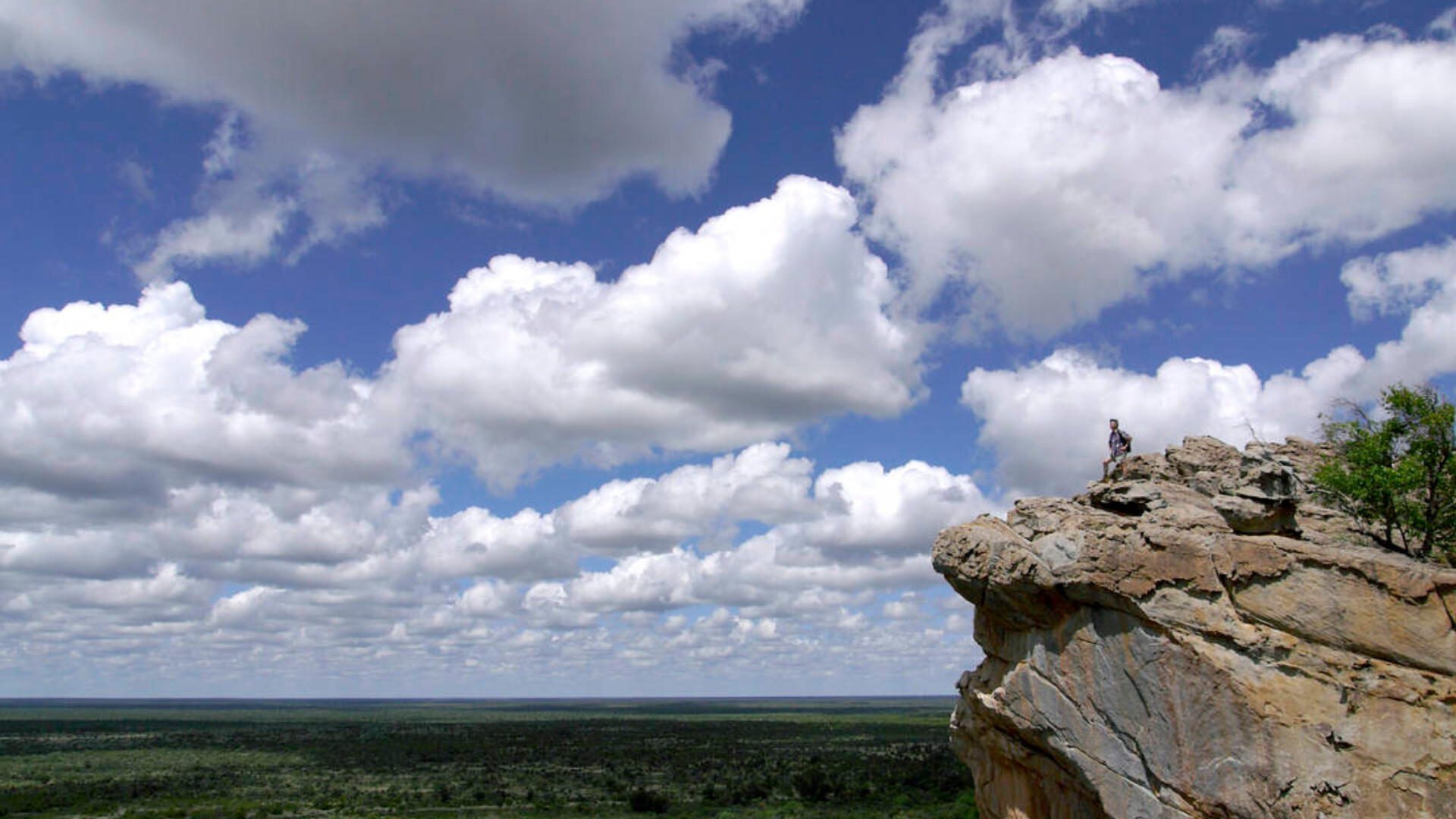 Mysteries of The Tsodilo Hills of Botswana : Isolated Mountains and Unsettling Physical Anomalies