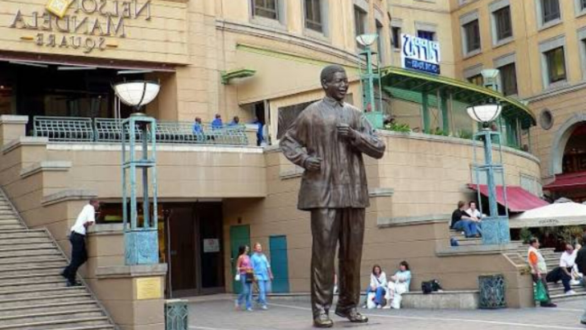 Interesting Things about Sandton City and Nelson Mandela Square
