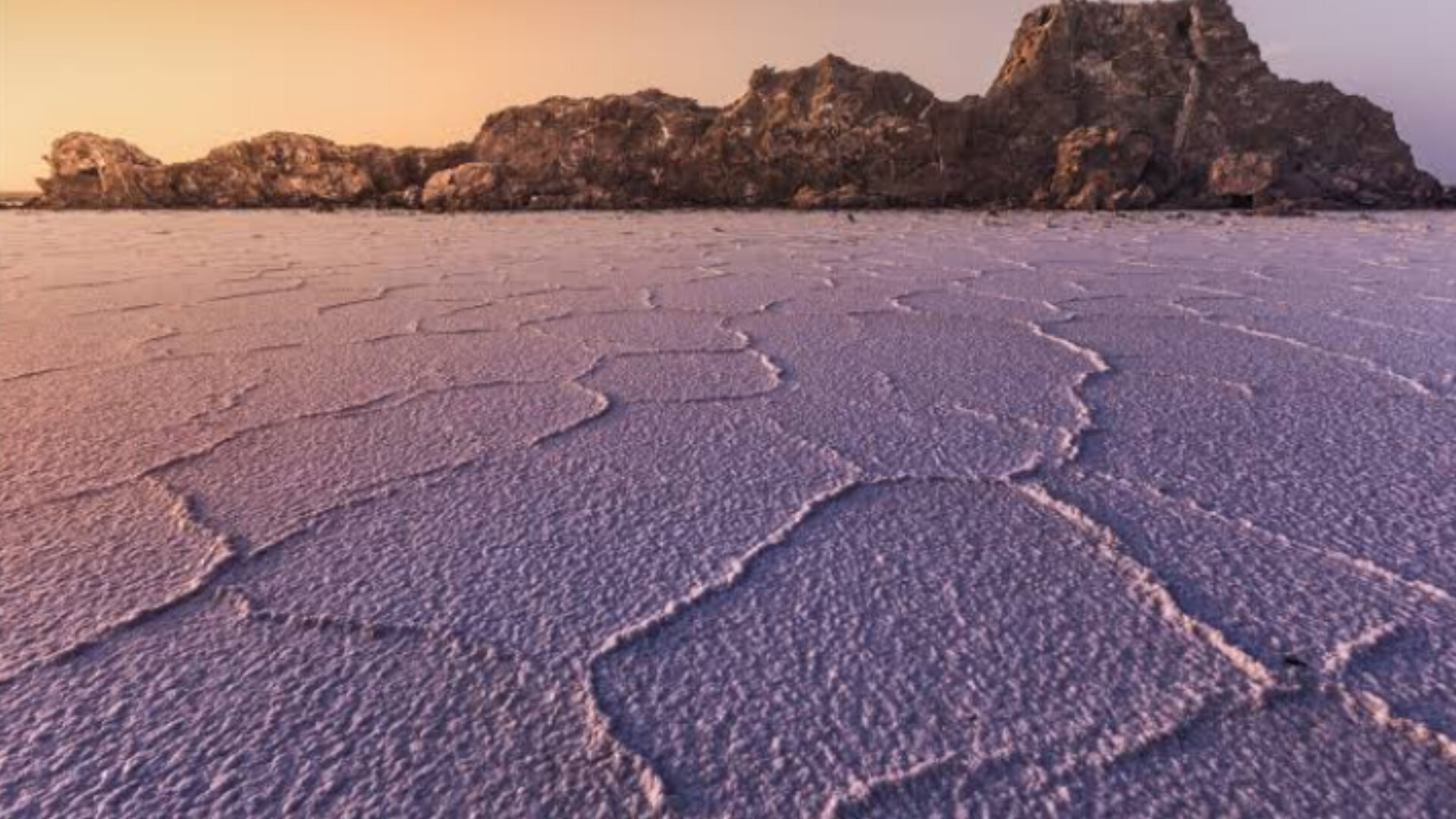 Exploring Makgadikgadi Pans: Botswana’s Ancient Sea of Salt